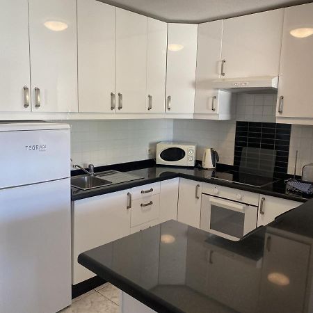 ארונה Victoria Court Apartment 13A2 מראה חיצוני תמונה